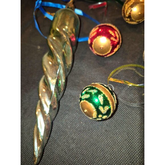 Vintage Glass Christmas Ornaments Set Of 8 With Swirl Icicles & Glitter Accents - Picture 6 of 7